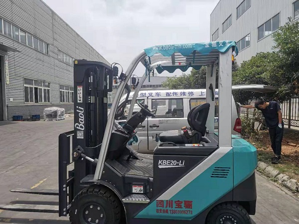 寶驪提醒您，記得對(duì)四川叉車(chē)進(jìn)行定期檢查！